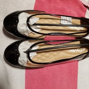 Tory Klein size 11 black and clear flats